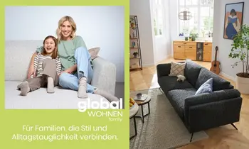 Global Family Bild mit Frau und Kind und einer hellen L-Garnitur